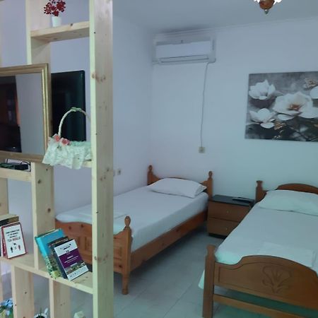 Vrenjo Guesthouse Gjirokastra Kültér fotó