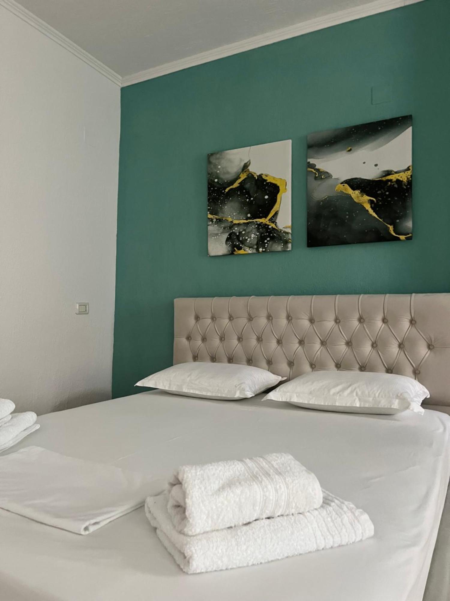 Vrenjo Guesthouse Gjirokastra Kültér fotó